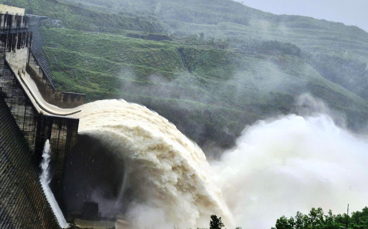 Bí thư Thành ủy Đà Nẵng: Dư luận đặc biệt quan tâm đến quy trình xả lũ- Ảnh 2.