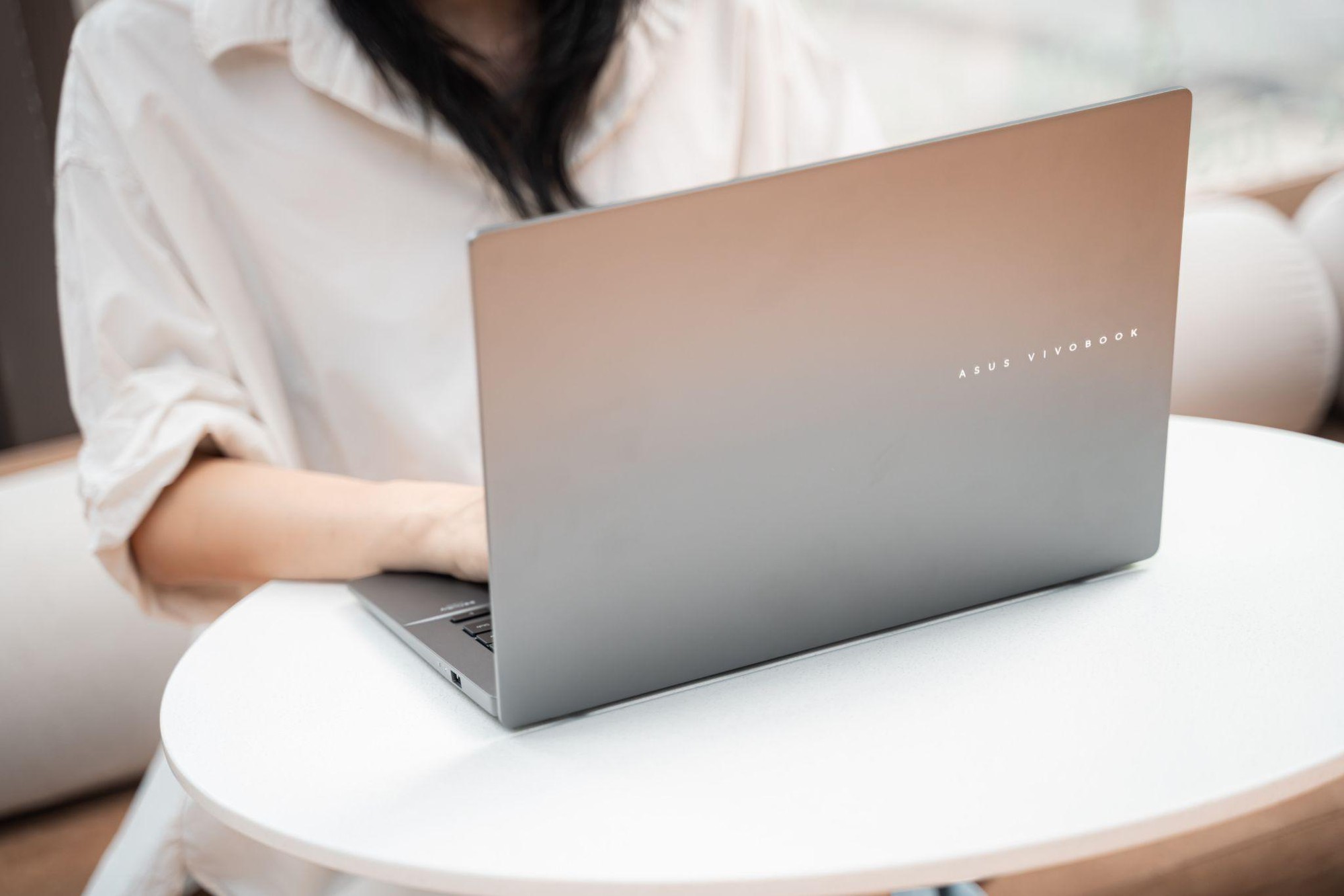 2026 nên mua laptop nào? Thời đại AI lên ngôi rồi, chọn máy cũng phải khác- Ảnh 4.