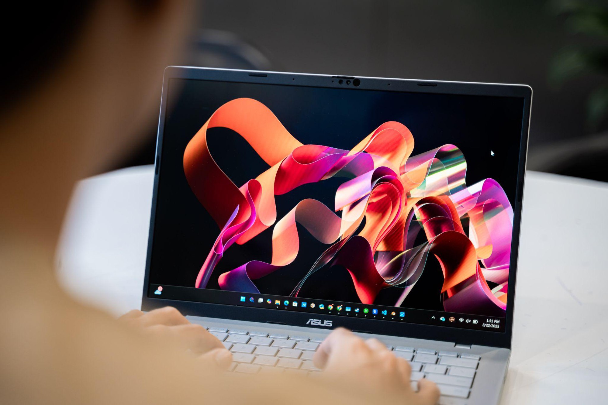 2026 nên mua laptop nào? Thời đại AI lên ngôi rồi, chọn máy cũng phải khác- Ảnh 6.