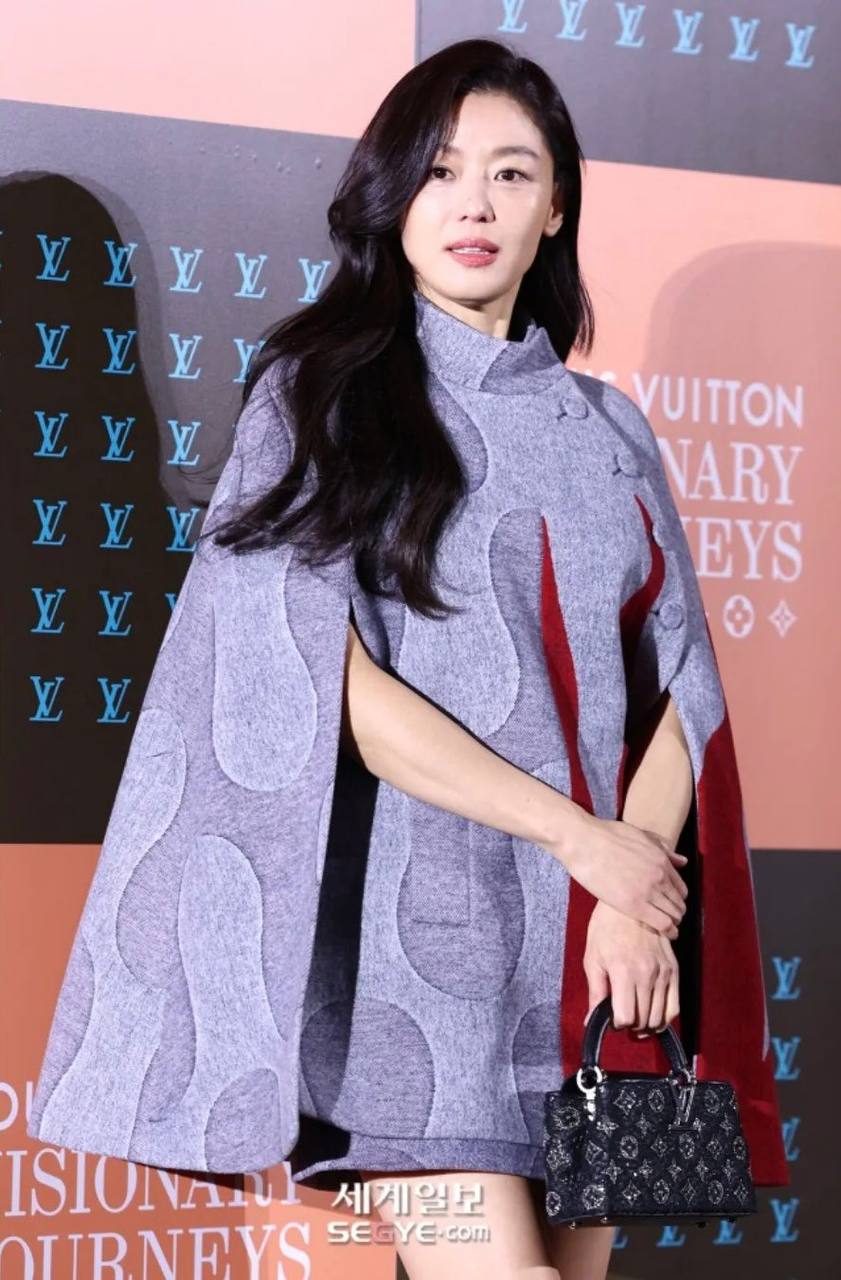 5 mỹ nhân lệch chuẩn mặt V-line vẫn đẹp rụng rời: Song Hye Kyo, Kim Ji Won đều góp mặt- Ảnh 7.