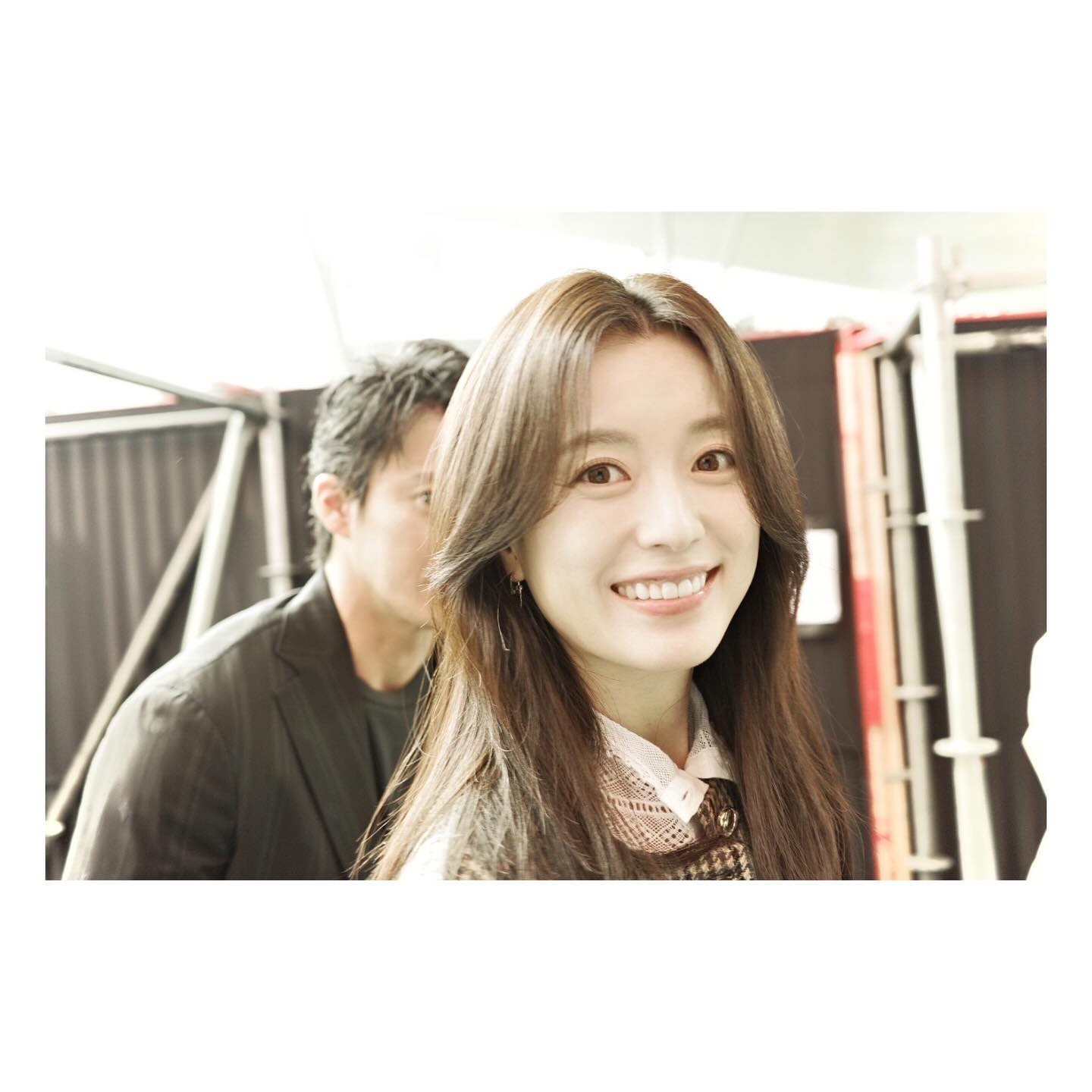 5 mỹ nhân lệch chuẩn mặt V-line vẫn đẹp rụng rời: Song Hye Kyo, Kim Ji Won đều góp mặt- Ảnh 20.