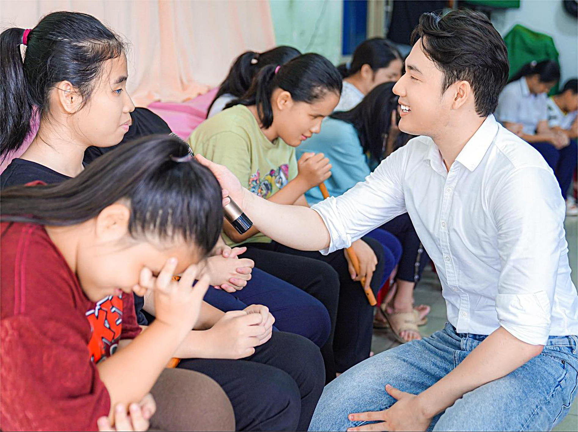 Lớp tiếng Anh cho người khiếm thị của á vương Việt Nam 2 Lớp tiếng Anh cho người khiếm thị của á vương Việt Nam - Ảnh 2.