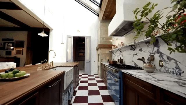 Gái đẹp nhất hành tinh lộ 