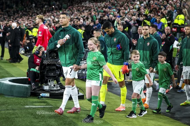 10-nguon-thu-nhap-khung-giup-ronaldo-giau-nut-do-do-vach (4).jpg