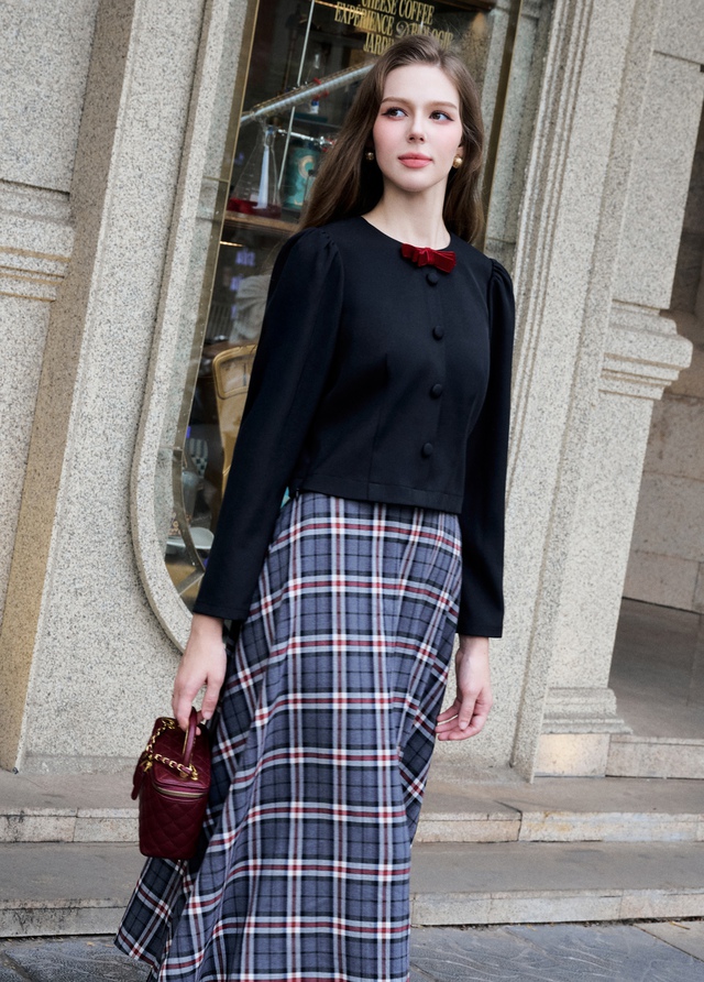 Chân váy dài phối áo khoác dáng ngắn, cặp đôi giúp nàng nổi bật cả ngày- Ảnh 3. Chân váy dài phối áo khoác dáng ngắn, cặp đôi giúp nàng nổi bật cả ngày- Ảnh 3.