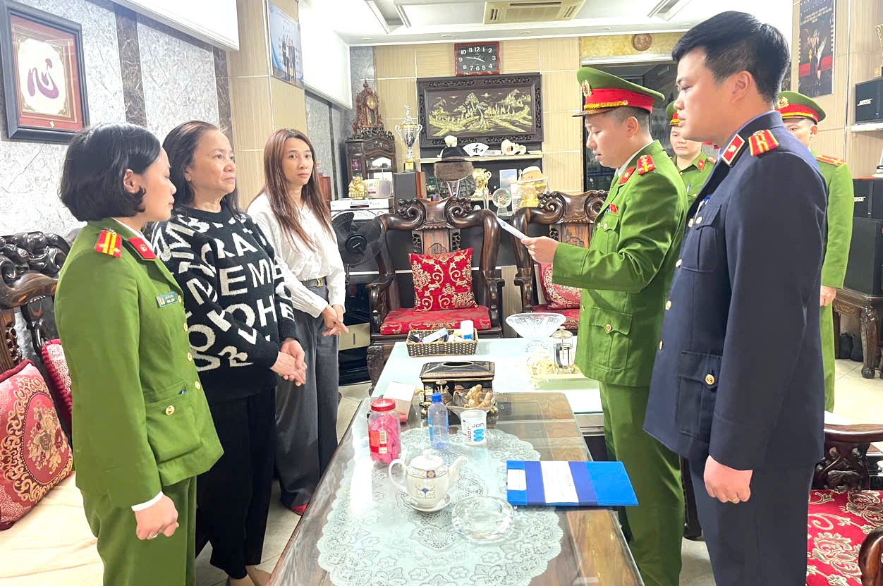 Cơ quan Thuế Thanh Hóa nói gì về tiệm vàng doanh thu 5.000 tỉ đồng, nộp thuế 10 triệu đồng/tháng? 2 Cơ quan Thuế nói gì về tiệm vàng ở Thanh Hóa doanh thu 5.000 tỉ đồng, nộp thuế 10 triệu đồng/tháng - Ảnh 2.