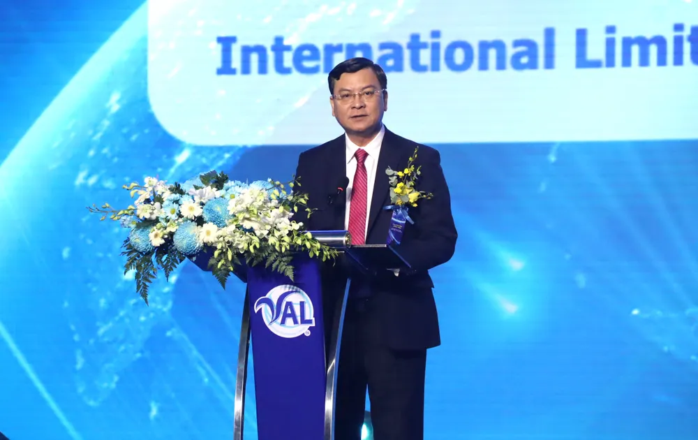 Ông Nguyễn Công Vinh, Phó Chủ tịch UBND TP.HCM gửi lời chúc mừng và đánh giá cao sự đóng góp của 2 Tập đoàn Bunge, Wilmar vào phát triển kinh tế - xã hội của Việt Nam, trong đó có TP.HCM thời gian qua. Ảnh: TK ong-Nguyen-Cong-Vinh.JPG