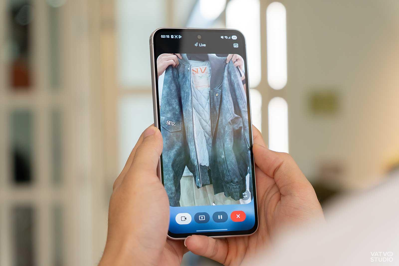 Săn sale cuối năm mà không dùng Gemini Live trên Galaxy A56 5G thì phí thật- Ảnh 5.