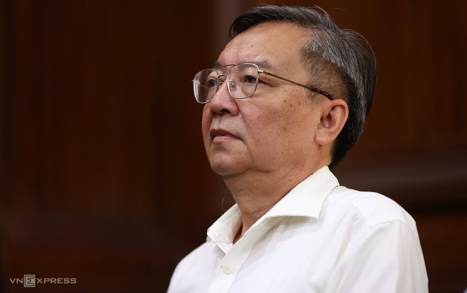 Ông Lê Hồng Sơn tại tòa. Ảnh: Trần Quỳnh