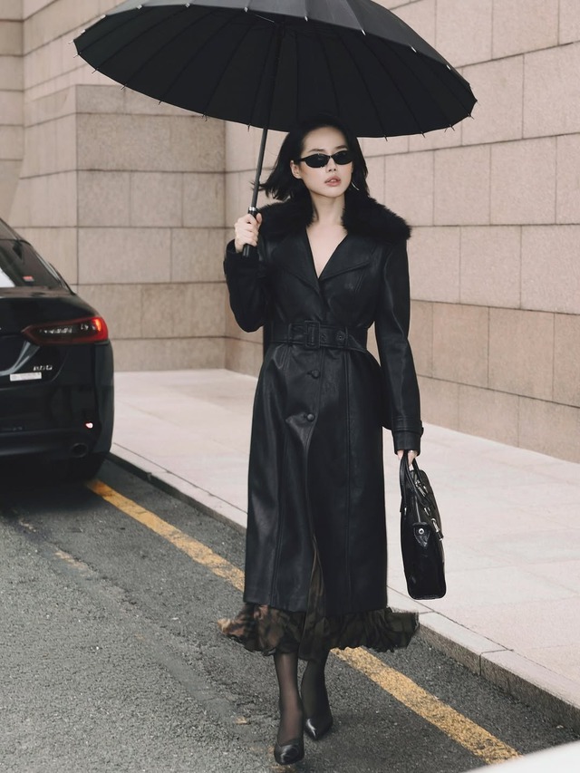 Không lo lạnh mà vẫn sành điệu với những bản phối áo khoác ngày đông- Ảnh 3. Không lo lạnh mà vẫn sành điệu với những bản phối áo khoác ngày đông- Ảnh 3.