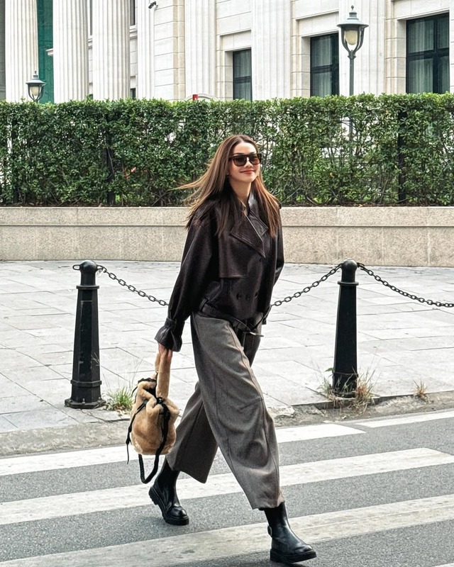 Không lo lạnh mà vẫn sành điệu với những bản phối áo khoác ngày đông- Ảnh 7. Không lo lạnh mà vẫn sành điệu với những bản phối áo khoác ngày đông- Ảnh 7.