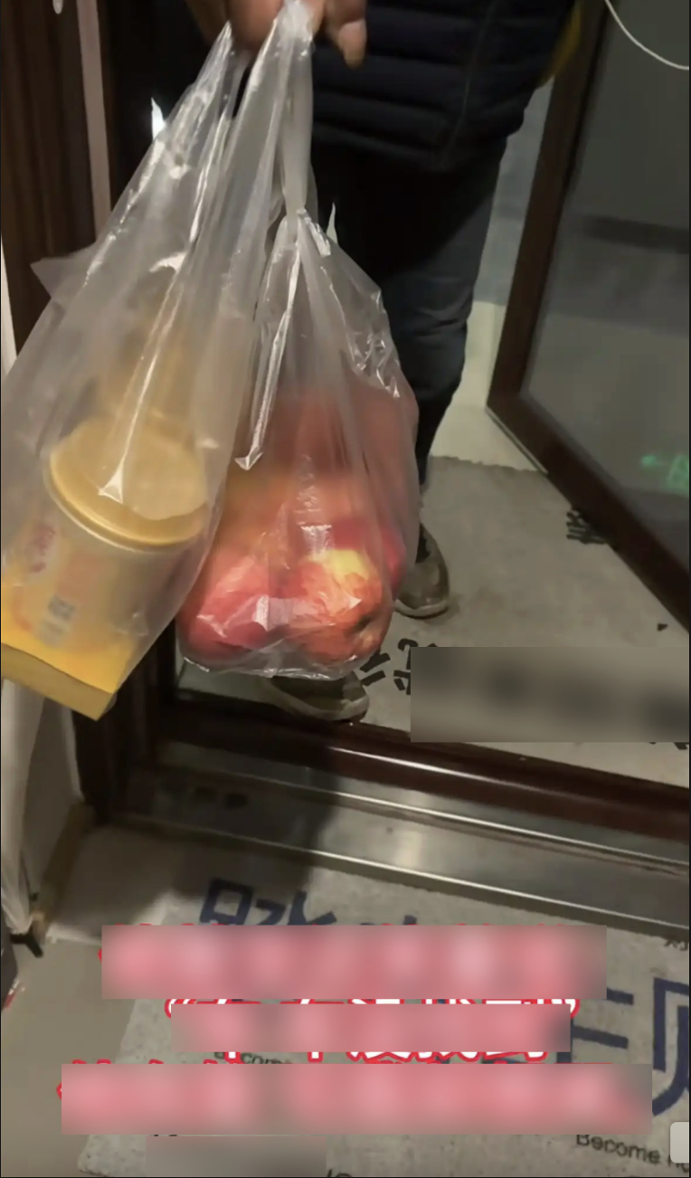 Đang giao hàng thì bị mất xe, shipper đi bộ 6km trong đêm đến tận nhà vị khách để làm 1 việc- Ảnh 2.