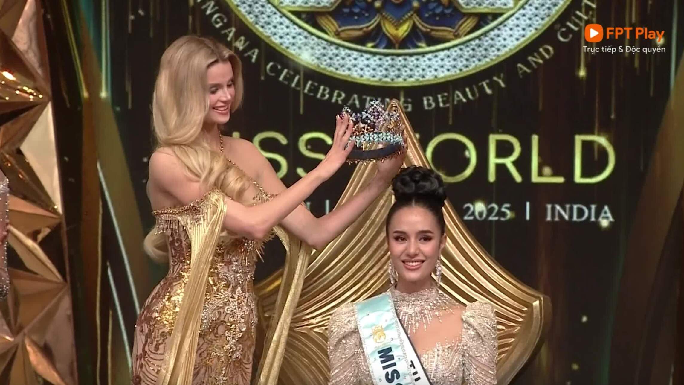 Khoảnh khắc đăng quang Miss World 2025 của người đẹp Thái Lan
