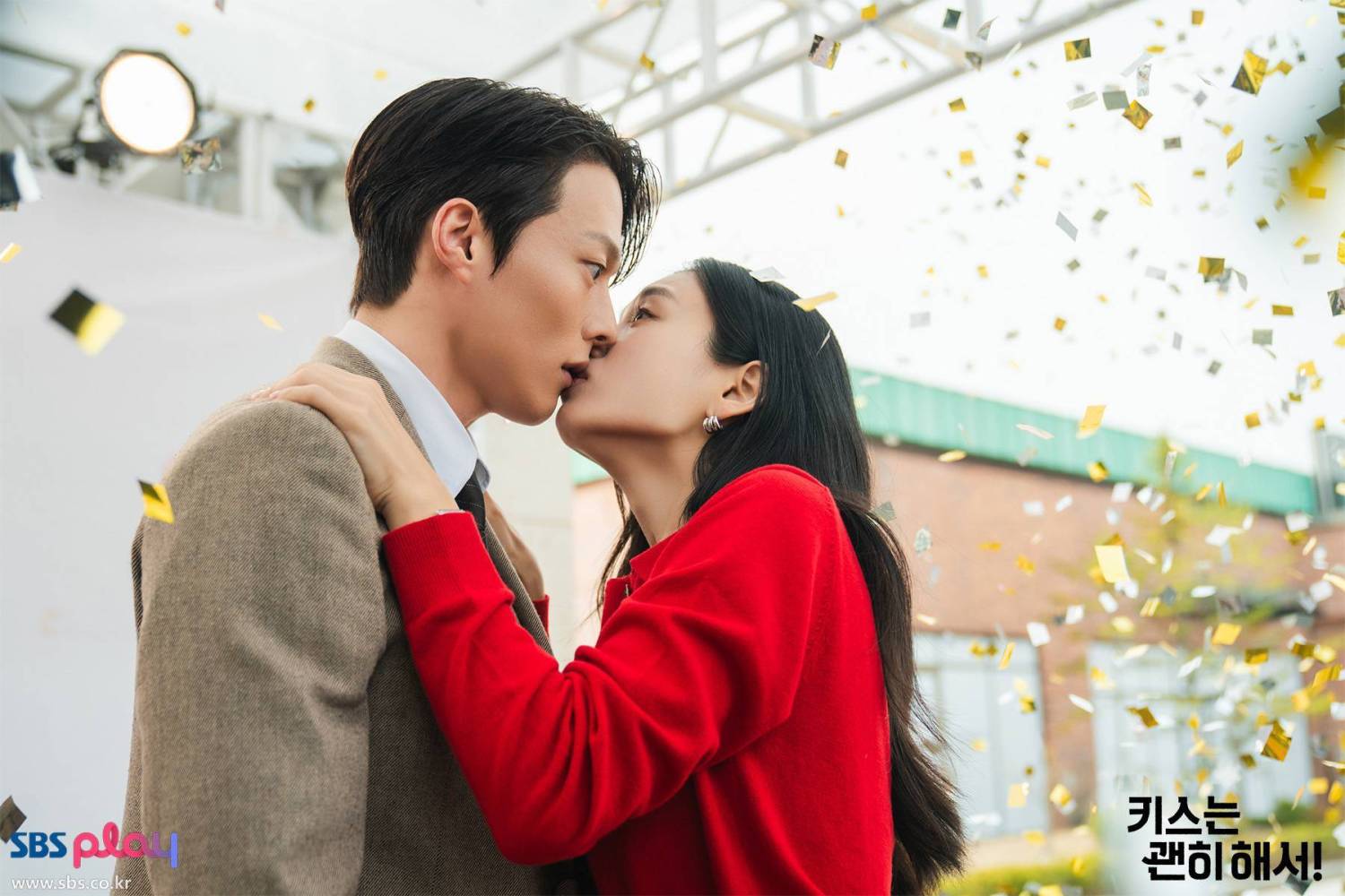 Dynamite Kiss: Phim ngôn tình Hàn Quốc hay nhất mùa cuối năm, xem xong chỉ muốn yêu lại từ đầu- Ảnh 3.