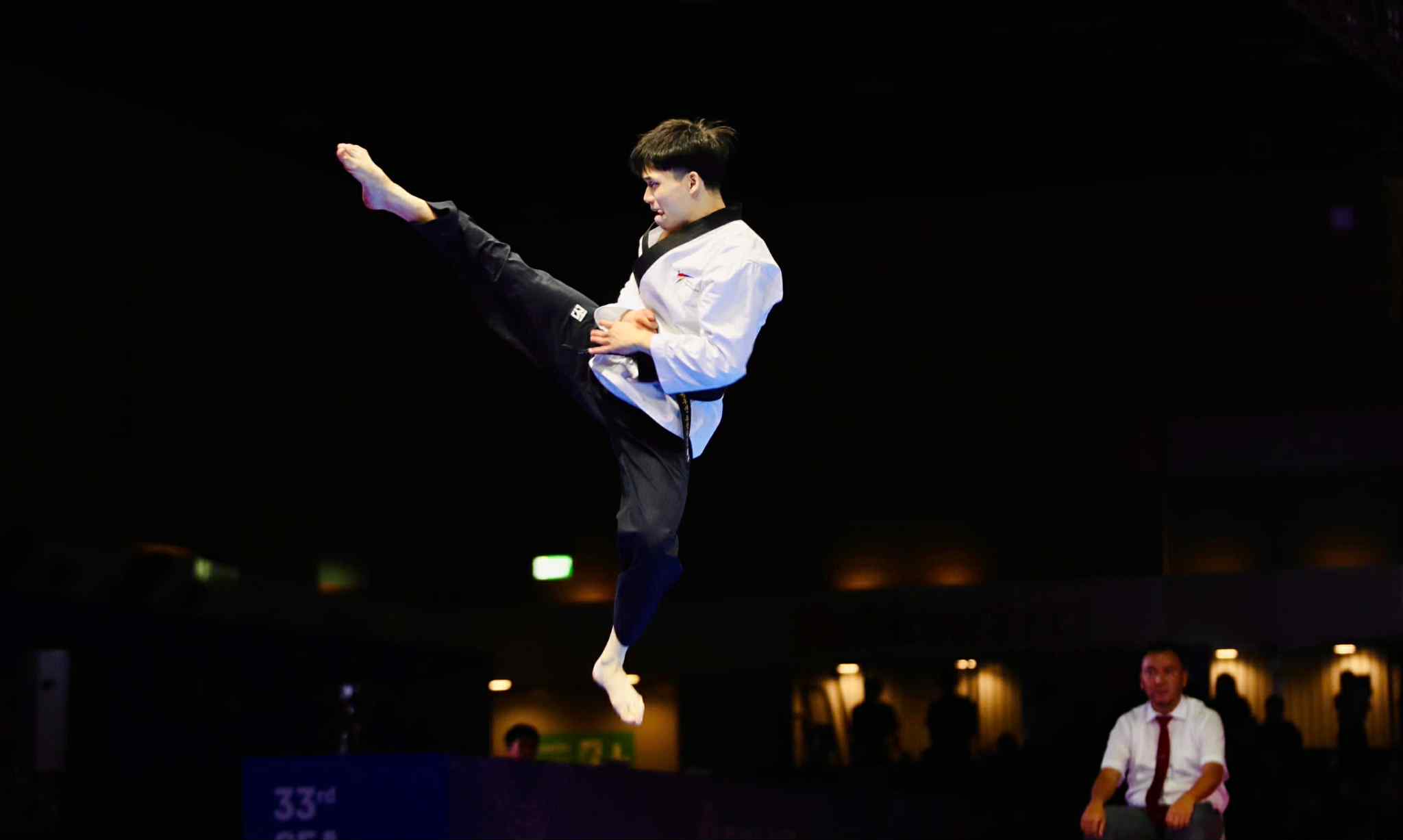 SEA Games 33 ngày 10-12: Taekwondo mang về cho VN tấm huy chương vàng thứ hai 3 SEA Games 33 ngày 10-12: Taekwondo mang về cho VN tấm huy chương vàng thứ hai - Ảnh 3.