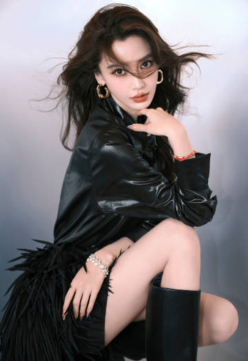 5 mỹ nhân đẹp nhất Trung Quốc 2025: Lưu Diệc Phi xếp sau Địch Lệ Nhiệt Ba, hạng 1 ai nghe tên cũng sốc- Ảnh 5. 5 mỹ nhân đẹp nhất Trung Quốc 2025: Lưu Diệc Phi xếp sau Địch Lệ Nhiệt Ba, hạng 1 ai nghe tên cũng sốc- Ảnh 5.