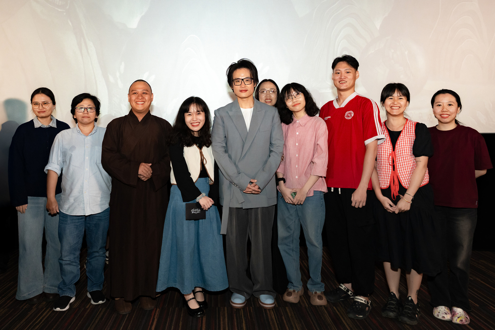 Hà Anh Tuấn và những thành viên trong ê-kíp "Như chưa hề có cuộc chia ly".
Hà Anh Tuấn và những thành viên trong ê-kíp "Như chưa hề có cuộc chia ly". - Tin sao Viet - Tin tuc sao Viet - Scandal sao Viet - Tin tuc cua Sao - Tin cua Sao