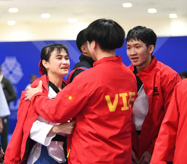Diễn biến Việt Nam thi đấu SEA Games 33 hôm nay 10/12: Việt Nam có 2 huy chương vàng - Ảnh 12. Diễn biến Việt Nam thi đấu SEA Games 33 hôm nay 10/12: Việt Nam có 2 huy chương vàng - Ảnh 12.