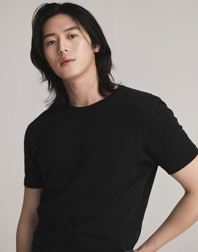 1765366404 84 Chua tung co Nam than man anh hien den 70