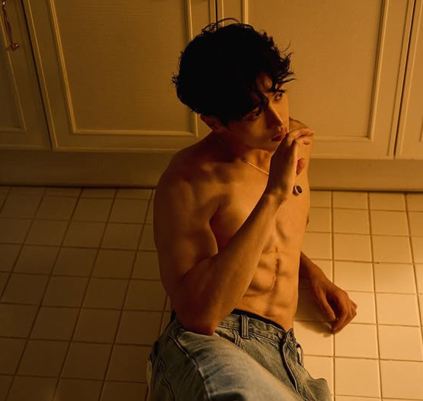 1765366405 825 Chua tung co Nam than man anh hien den 70