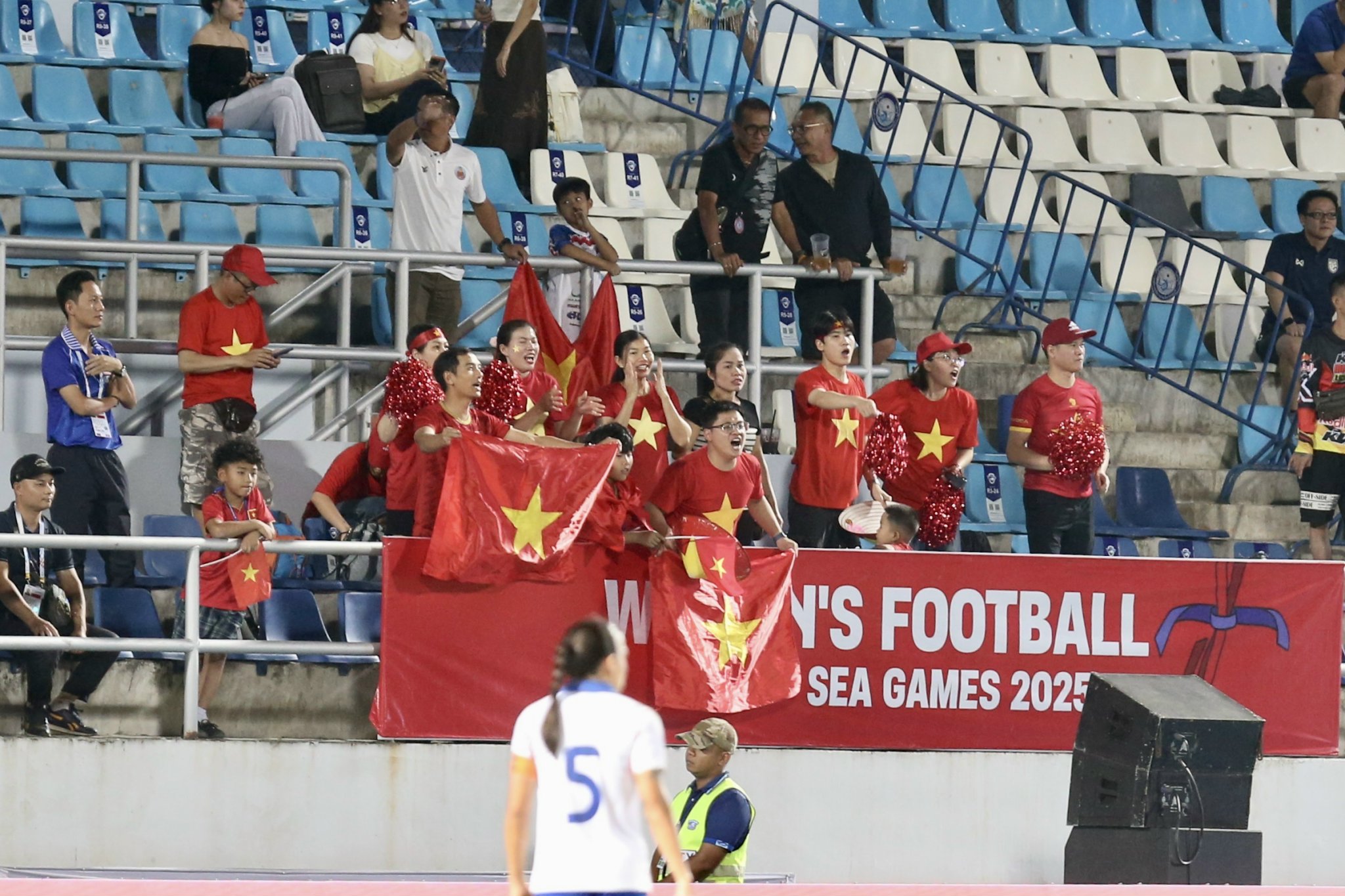 Tiền vệ ‘sát thủ’ nhận diện sức mạnh khủng của Myanmar, đội tuyển nữ Việt Nam đấu trận sinh tử- Ảnh 9. Tiền vệ ‘sát thủ’ nhận diện sức mạnh khủng của Myanmar, đội tuyển nữ Việt Nam đấu trận sinh tử- Ảnh 9.