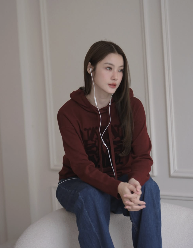 Thỏai mái xuống phố với áo khoác hoodie mùa đông thời trang 24 / 7 - Ảnh 4. Thỏai mái xuống phố với áo khoác hoodie mùa đông thời trang 24 / 7 - Ảnh 4.