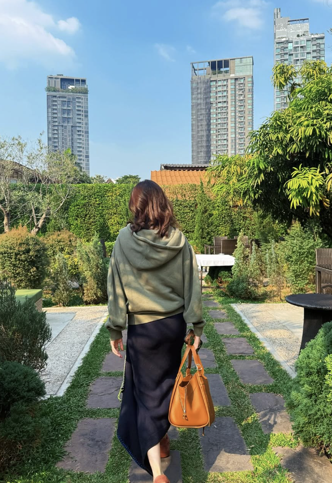 Thỏai mái xuống phố với áo khoác hoodie mùa đông thời trang 24 / 7 - Ảnh 7. Thỏai mái xuống phố với áo khoác hoodie mùa đông thời trang 24 / 7 - Ảnh 7.