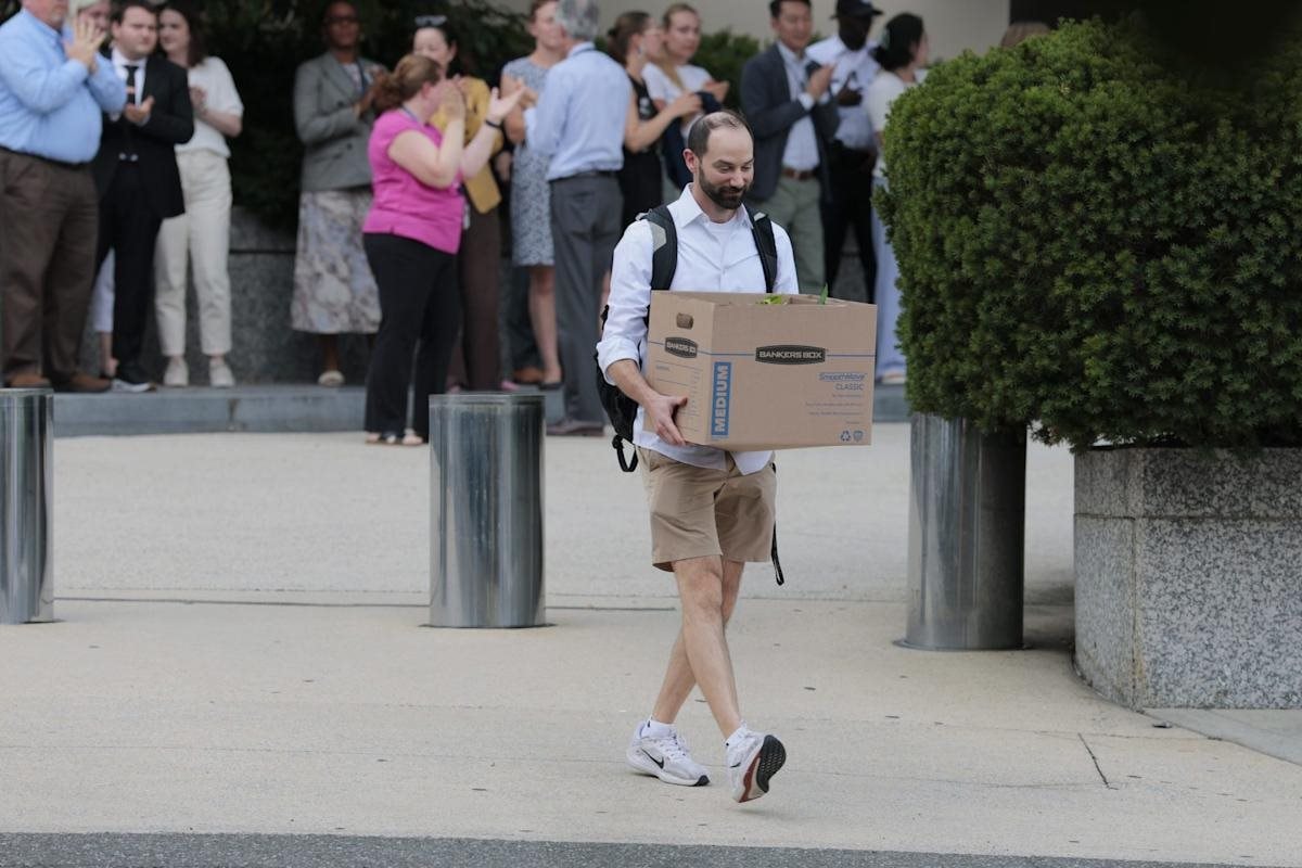 1,1 triệu lao động Mỹ bị sa thải năm 2025: Làn sóng cắt giảm vĩnh viễn của giới văn phòng bắt đầu- Ảnh 3.