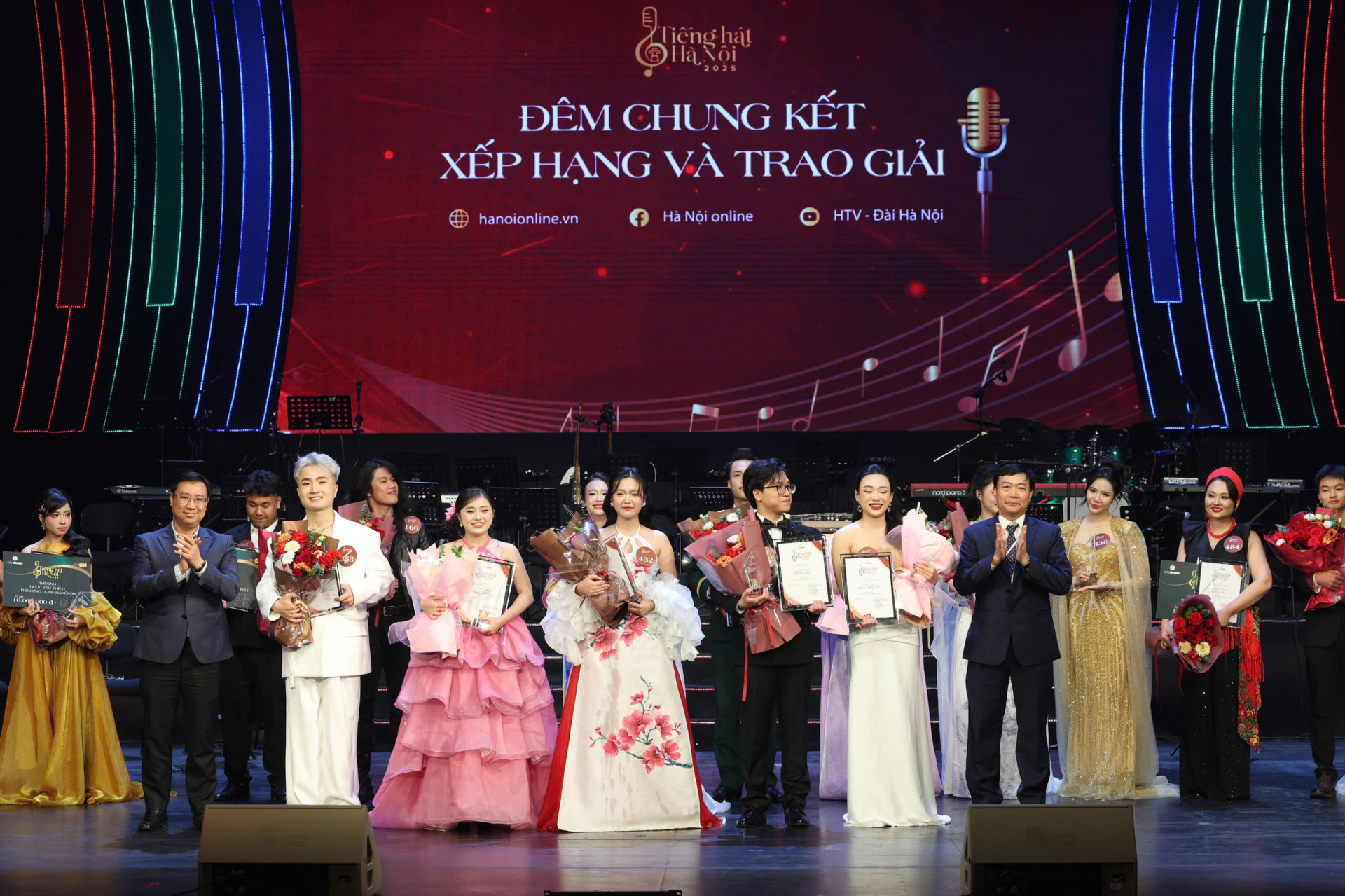 1765378334 172 Hau truong dem chung ket Tieng hat Ha Noi 2025