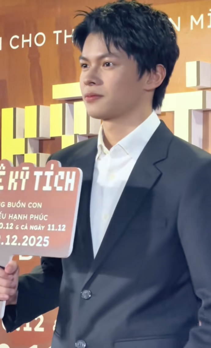 Đây mà là Trần Bờm - con trai NSND Trần Lực sao?- Ảnh 5. Đây mà là Trần Bờm - con trai NSND Trần Lực sao?- Ảnh 5.