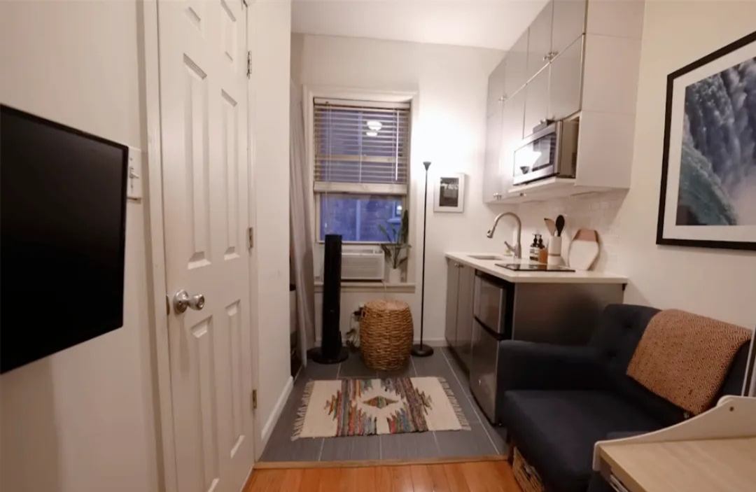 2 vợ chồng ở căn hộ 7m² vẫn thoải mái, 5 triệu người xem xin bái phục 2 1765387446 972 2 vo chong o can ho 7m² van thoai mai