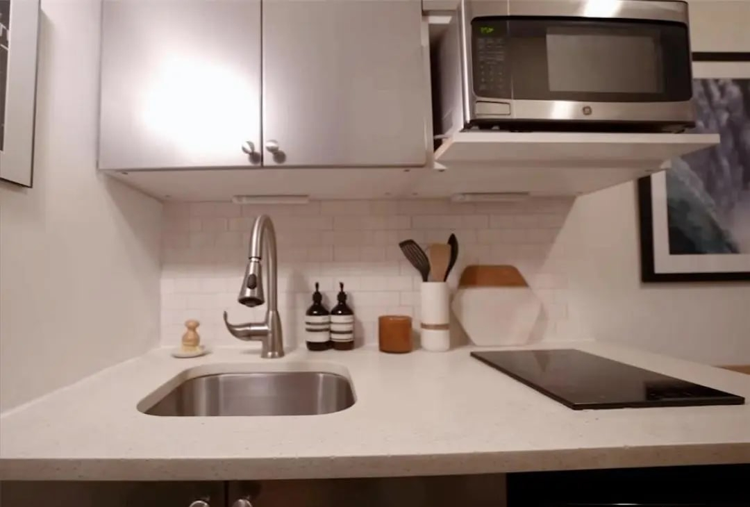 2 vợ chồng ở căn hộ 7m² vẫn thoải mái, 5 triệu người xem xin bái phục 8 1765387451 750 2 vo chong o can ho 7m² van thoai mai