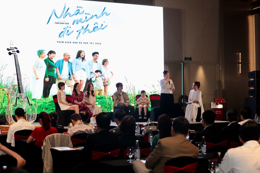 1765388245 311 Nha minh di thoi Tac pham tien phong dua