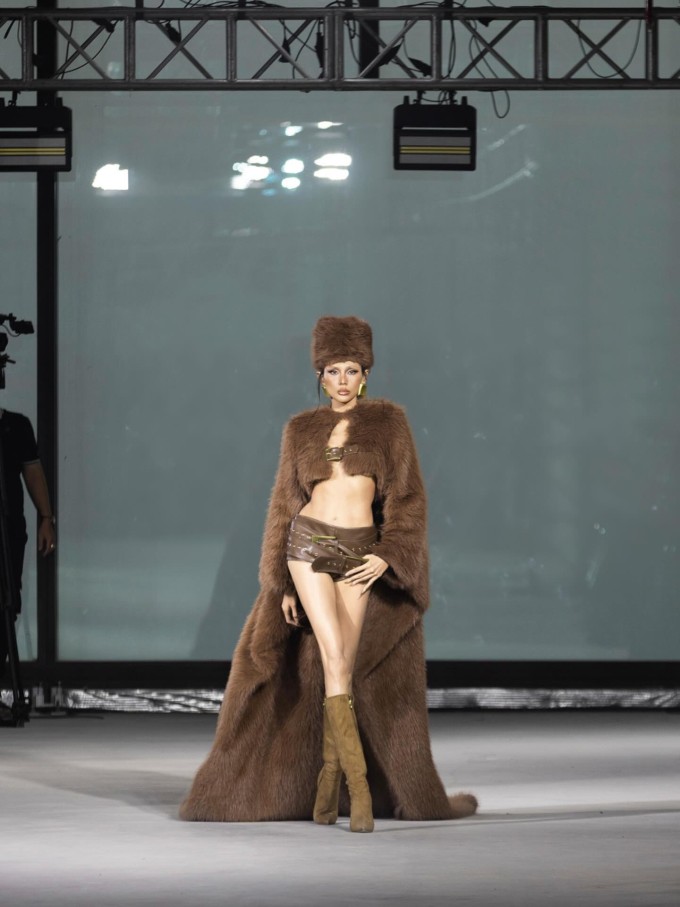 Quy tắc ăn uống giúp Võ Hoàng Yến giảm cấp tốc 4 kg 1 Siêu mẫu Võ Hoàng Yến tại show thời trang hôm 5/12.