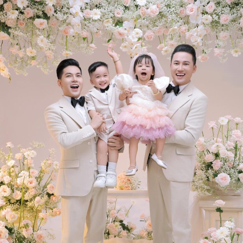 Thanh Đoàn và Hà Trí Quang làm sinh nhật hoành tráng cho 2 con chung, khoe ông nội tự tay trang trí tiệc cho cháu 8 Gia đình hạnh phúc của Thanh Đoàn và Hà Trí Quang.