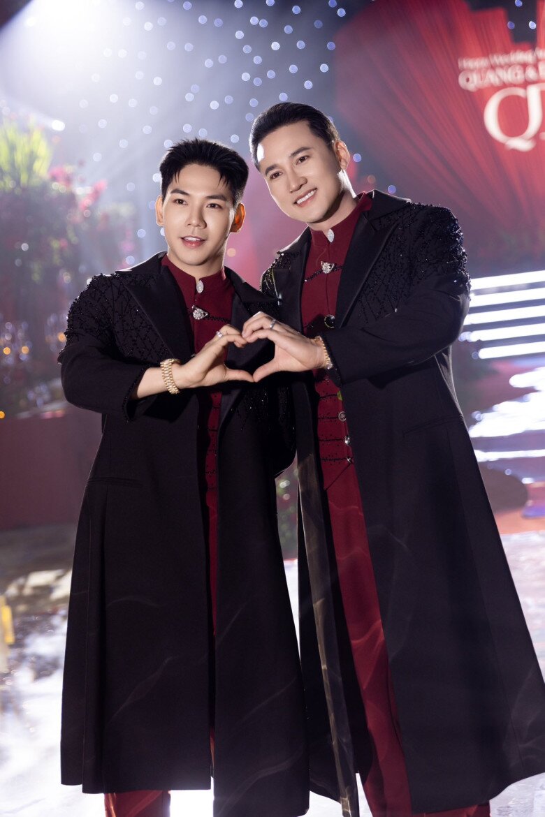 Thanh Đoàn và Hà Trí Quang làm sinh nhật hoành tráng cho 2 con chung, khoe ông nội tự tay trang trí tiệc cho cháu 12 Tiệc kỷ niệm 1 năm ngày cưới của Thanh Đoàn và Hà Trí Quang vào tháng 11 vừa qua.