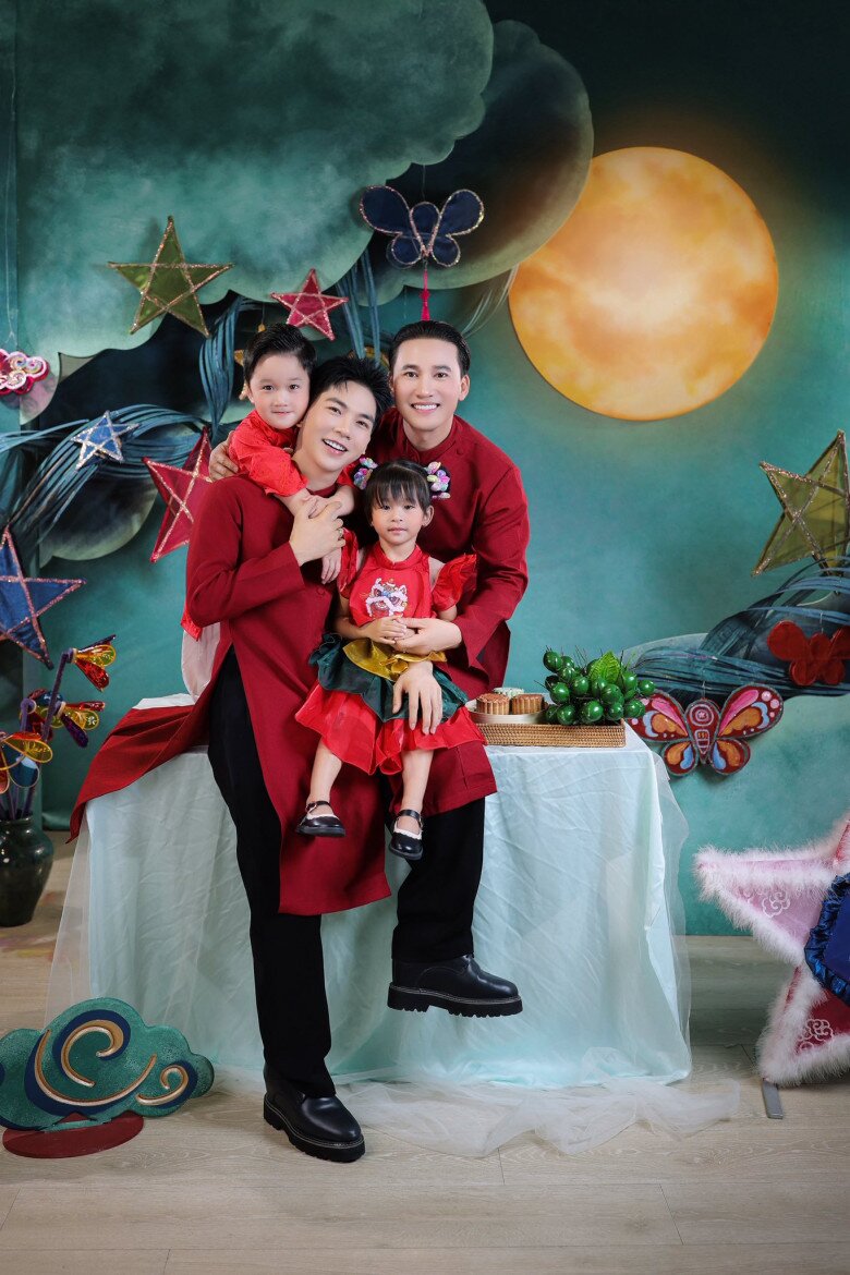 Thanh Đoàn và Hà Trí Quang làm sinh nhật hoành tráng cho 2 con chung, khoe ông nội tự tay trang trí tiệc cho cháu 13 Thanh Đoàn và Hà Trí Quang được khen nuôi dạy con khéo léo.