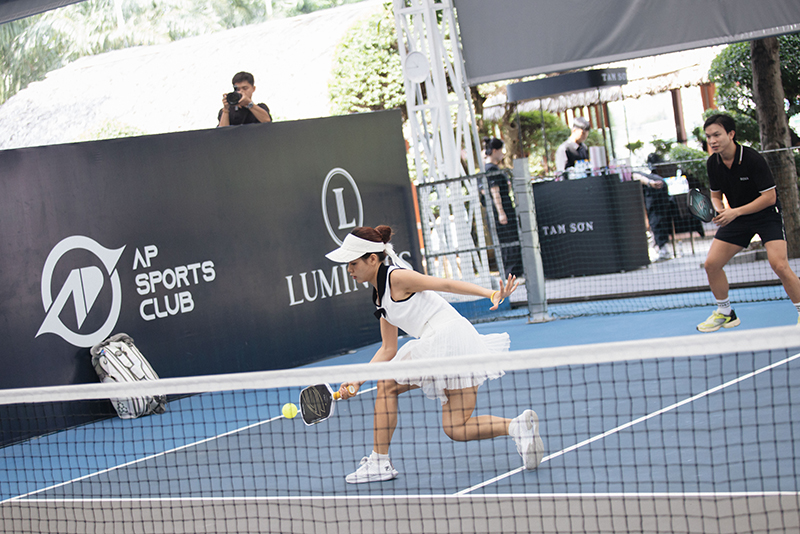 1765393485 221 Bo ba nam than Mua Do gay sot khi so