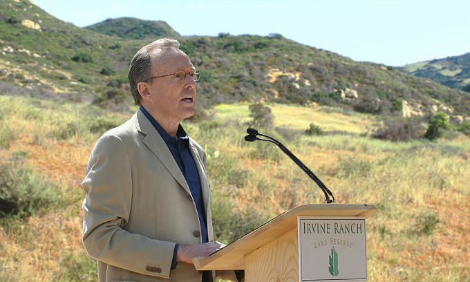Ông trùm bất động sản Donald Bren phát biểu tại khu đất Irvine Ranch, quận Cam, California. Ảnh: DonaldBren.com