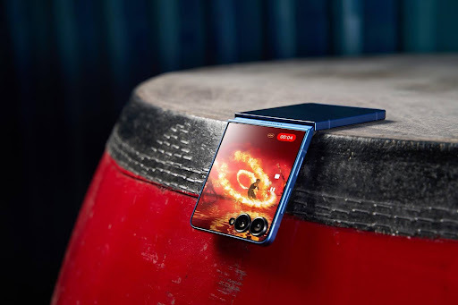 Gemini Live và AI đồng hành cùng nghệ sĩ bứt phá giữa thời đại chuyển mình.
Gemini Live và AI đồng hành cùng nghệ sĩ bứt phá giữa thời đại chuyển mình.