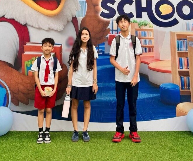 Con trai Ốc Thanh Vân ngại ngùng không muốn để mẹ hôn, 14 tuổi trổ mã cao lớn "dư sức" bế phụ huynh 8 Coca, Cola và Cacao được đầu tư học ở trường quốc tế.