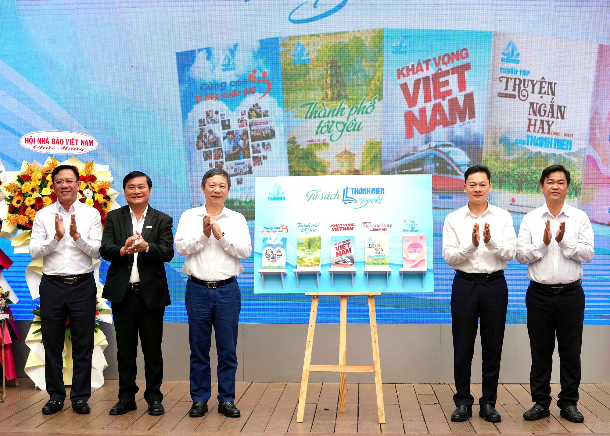 Thanh Niên Books khởi đầu hành trình lan tỏa tri thức- Ảnh 5. Thanh Niên Books khởi đầu hành trình lan tỏa tri thức- Ảnh 5.