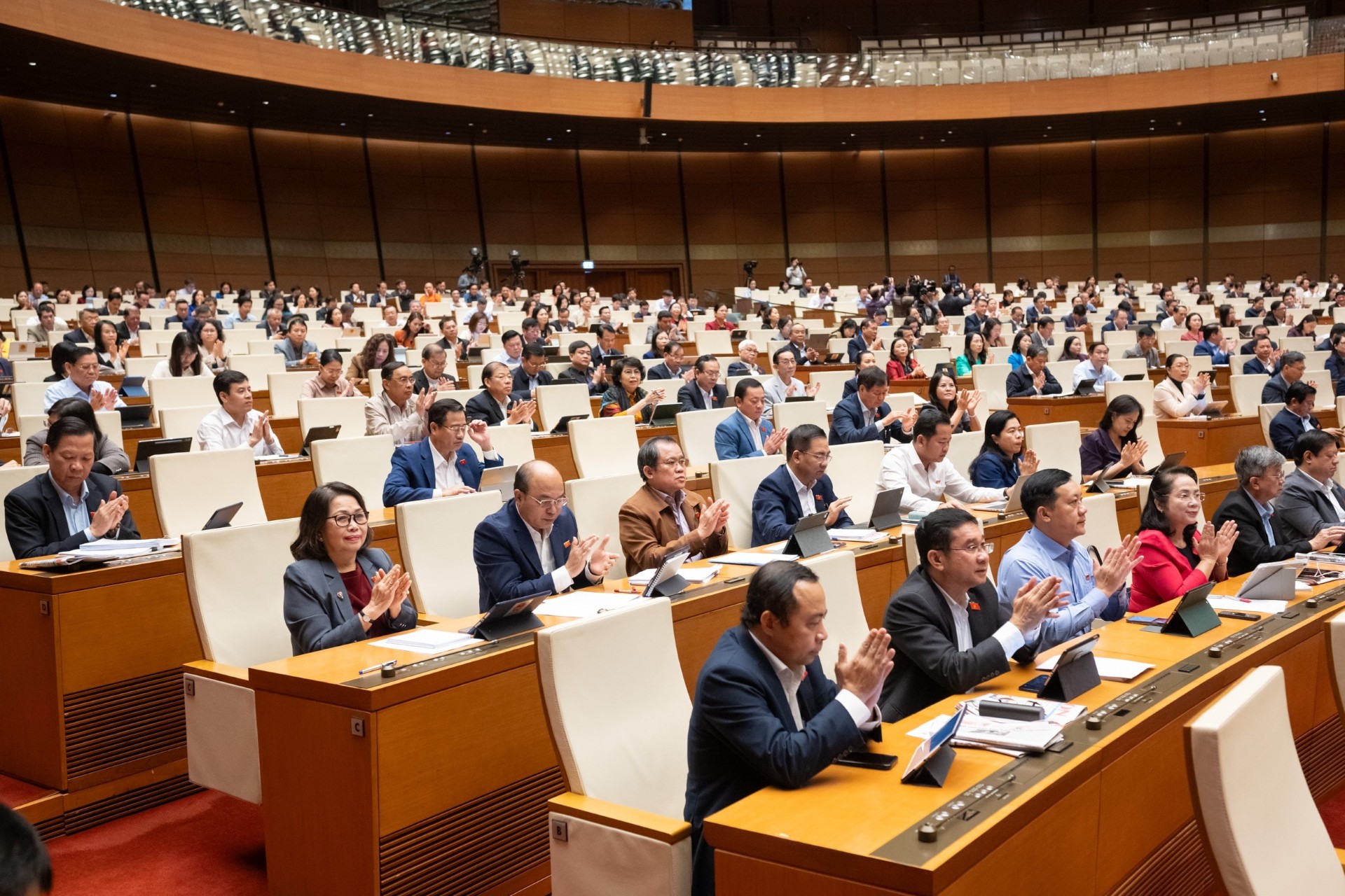 Tạo hành lang cho cơ quan báo chí chủ lực đa phương tiện - Ảnh 2. Tạo hành lang cho cơ quan báo chí chủ lực đa phương tiện - Ảnh 1.