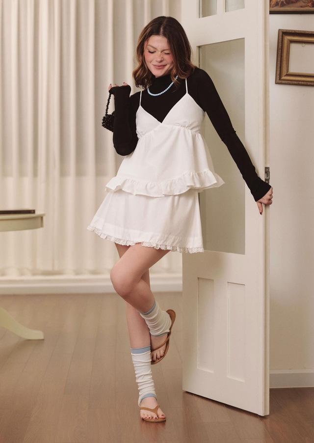 Công thức phối đồ sang trọng, đẹp mắt chỉ với hai tông màu đen trắng 7 Công thức phối đồ sang trọng, đẹp mắt chỉ với hai gam màu đen trắng - Ảnh 10.