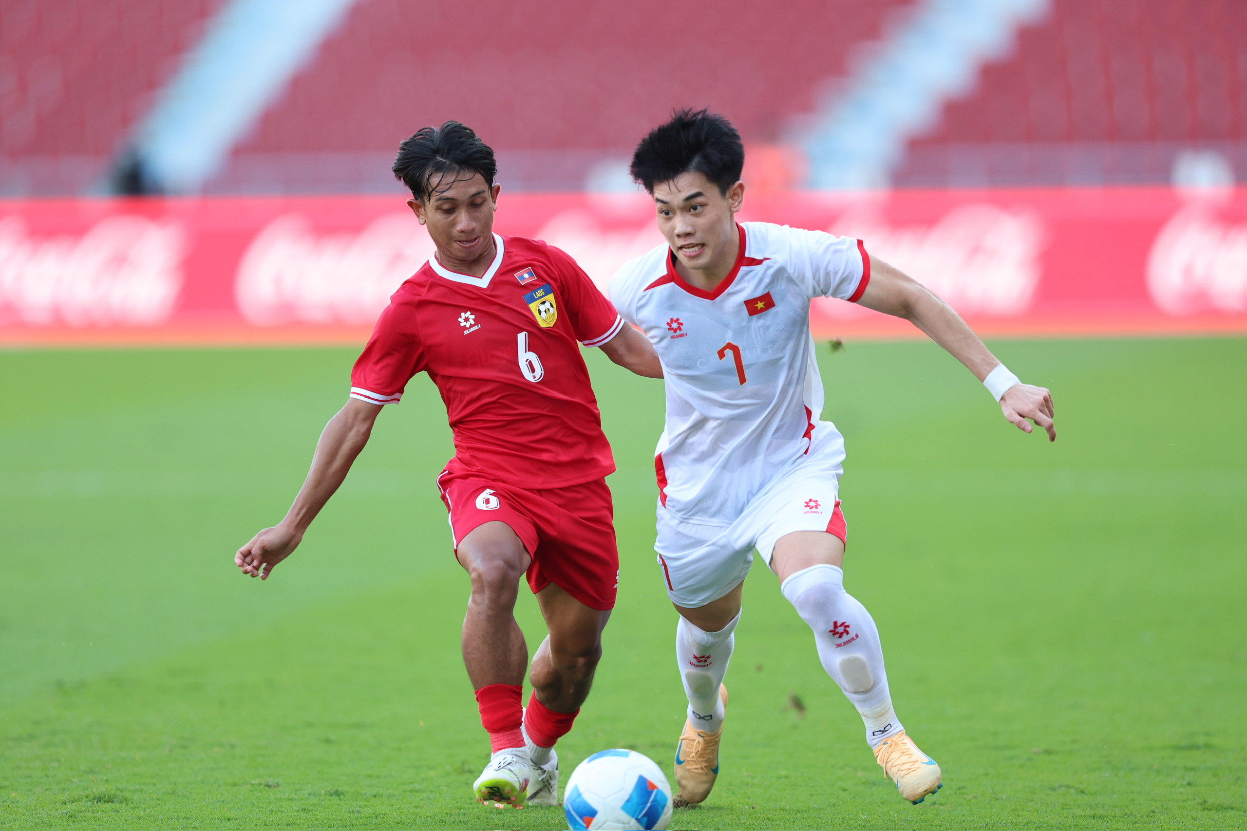 Ngày quyết định của bóng đá Việt Nam tại SEA Games 3 Ngày quyết định của bóng đá Việt Nam tại SEA Games - Ảnh 3.