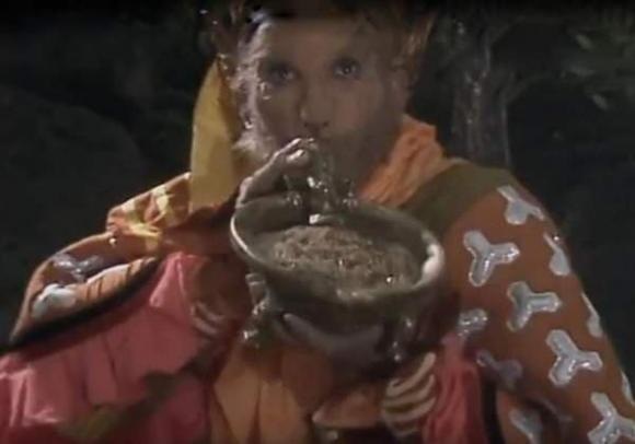 Tại sao chỉ một chút bụi đã khiến Tôn Ngộ Không suýt bị mù?- Ảnh 2.