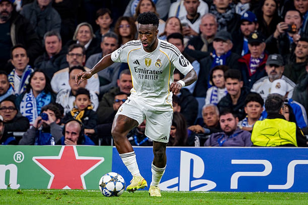 HLV Alonso điềm tĩnh trước áp lực, Pep Guardiola khen ngợi học trò - 2