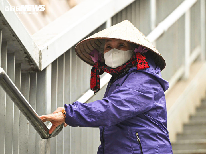 Ô nhiễm không khí ở Hà Nội leo thang, loạt điểm cảnh báo tím- Ảnh 10.