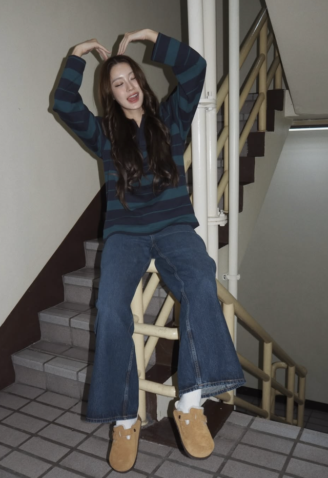 Trang phục kẻ sọc ngang chiếm trọn cảm tình phái đẹp mùa này- Ảnh 4. Trang phục kẻ sọc ngang chiếm trọn cảm tình phái đẹp mùa này- Ảnh 4.