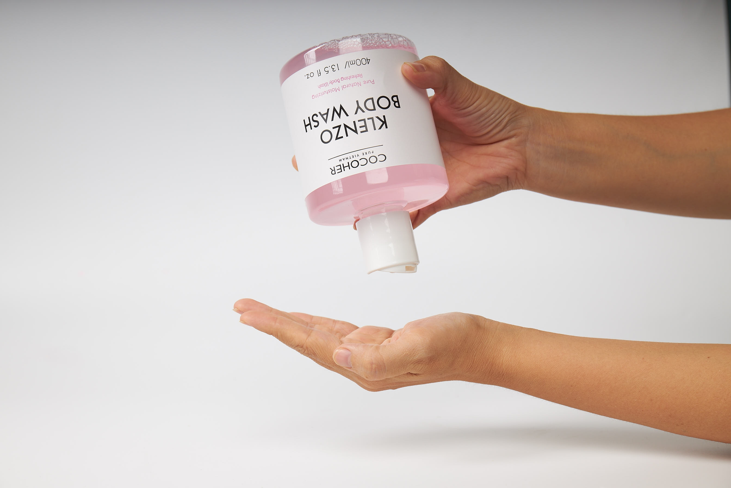 5 sữa tắm "made in Vietnam" giá bình dân, thơm lâu mà tắm xong da nhìn mướt mát đến là thích mắt 3 5 sữa tắm